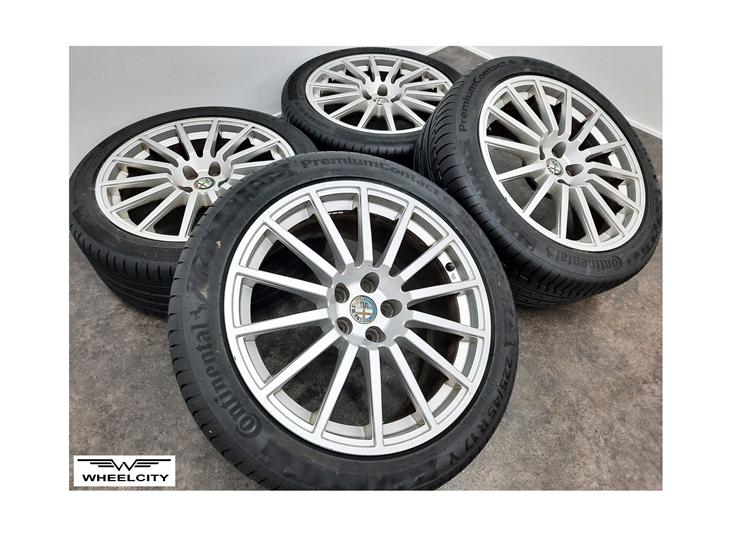 {{currentPhoto.altText}} billede {{currentPhoto.number}}