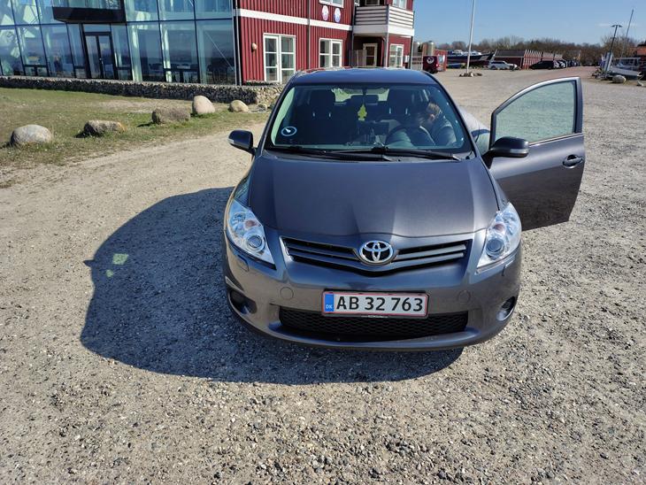 Toyota Auris 1,6 billede 0