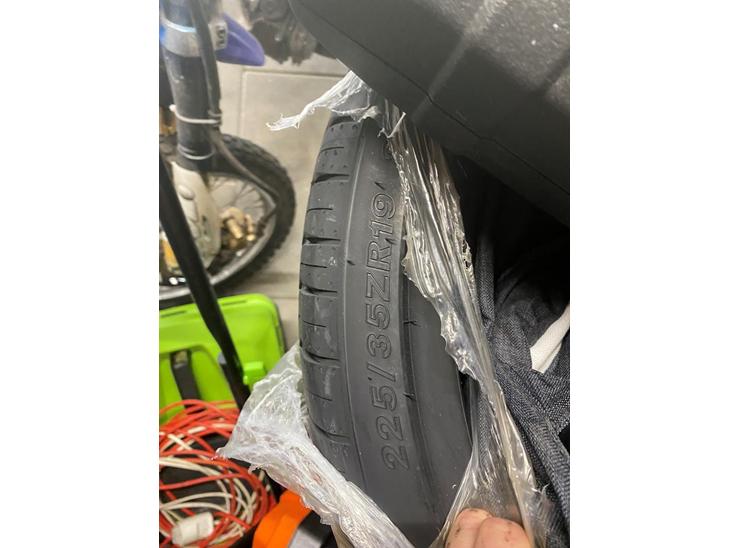 {{currentPhoto.altText}} billede {{currentPhoto.number}}