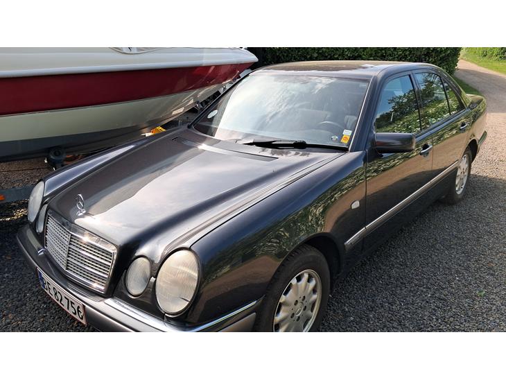 Mercedes-Benz E 200 Manual, 5-trins, 136ps, 1996