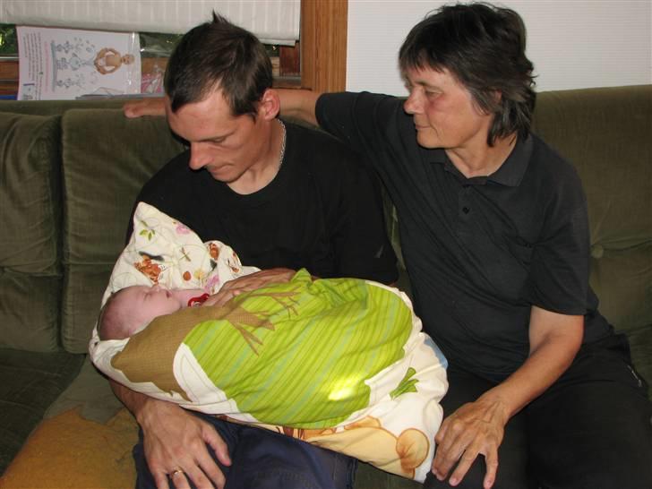 Vores dejlige Ida-pigen - Far, farmor og Ida..... billede 18