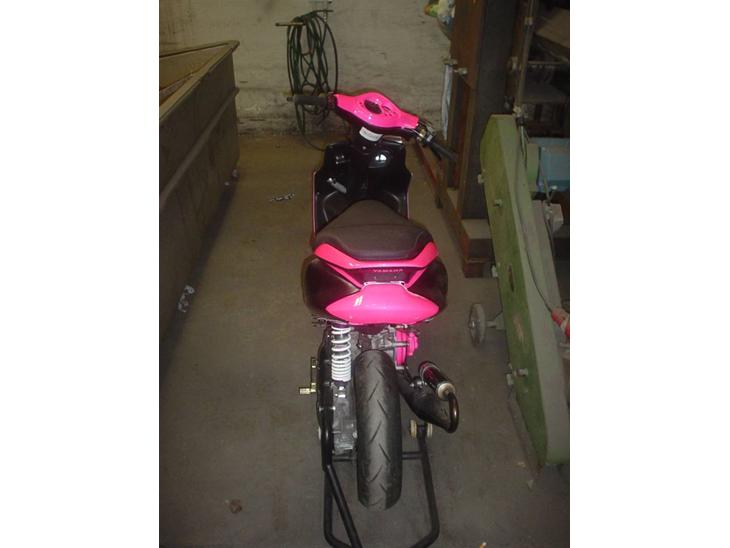 {{currentPhoto.altText}} billede {{currentPhoto.number}}