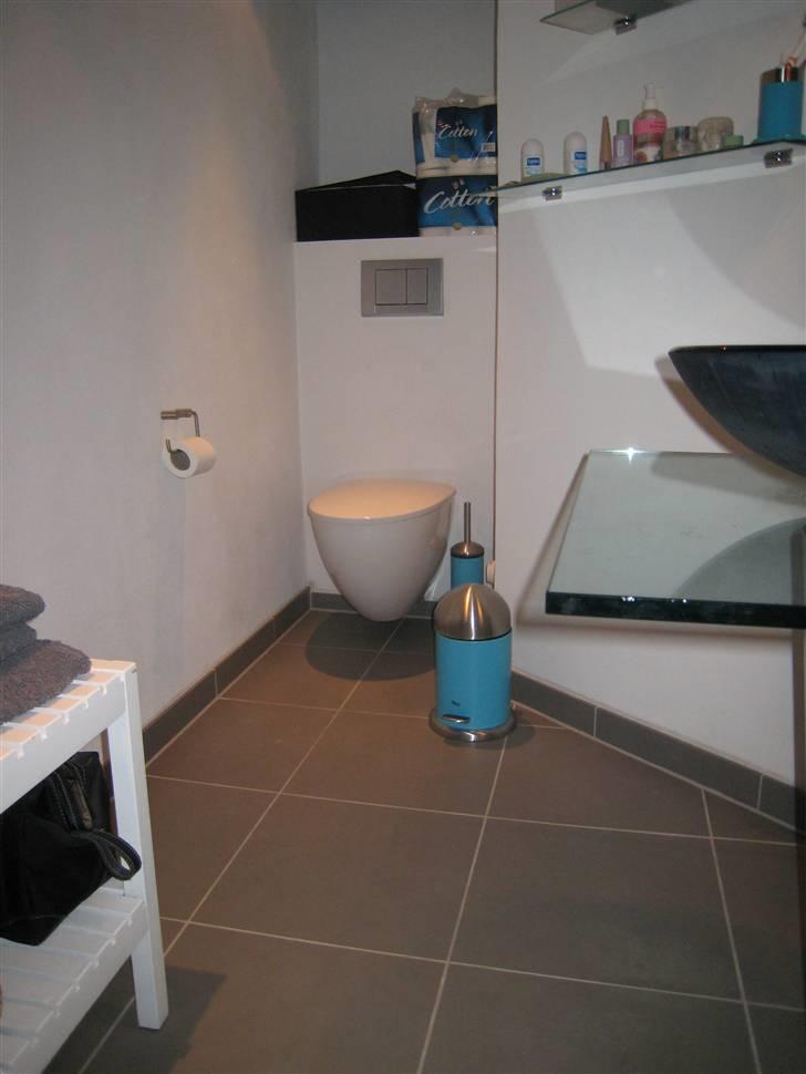 Renovering - Det nye Indbygnings toilet billede 1