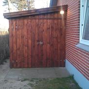 Hegn og garage