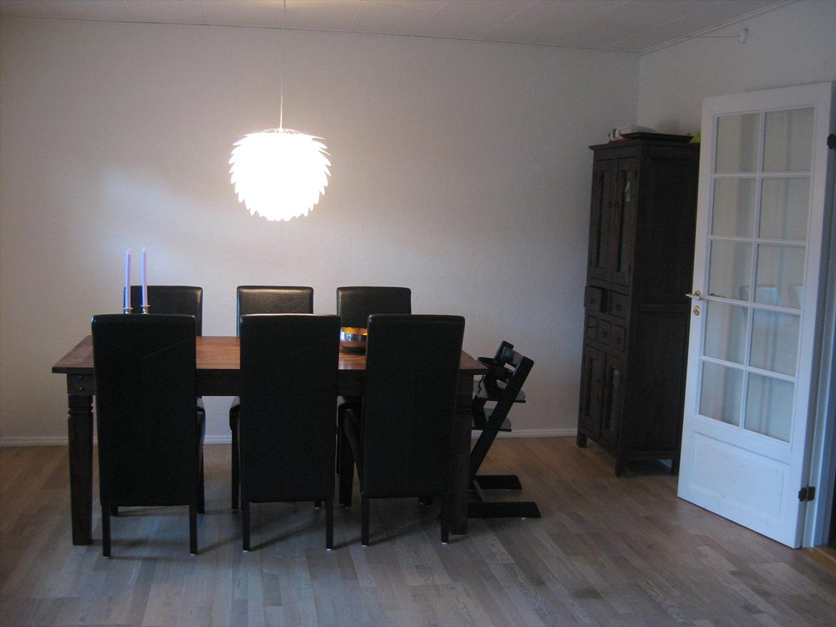 Stuen med den nye lampe :) billede 5
