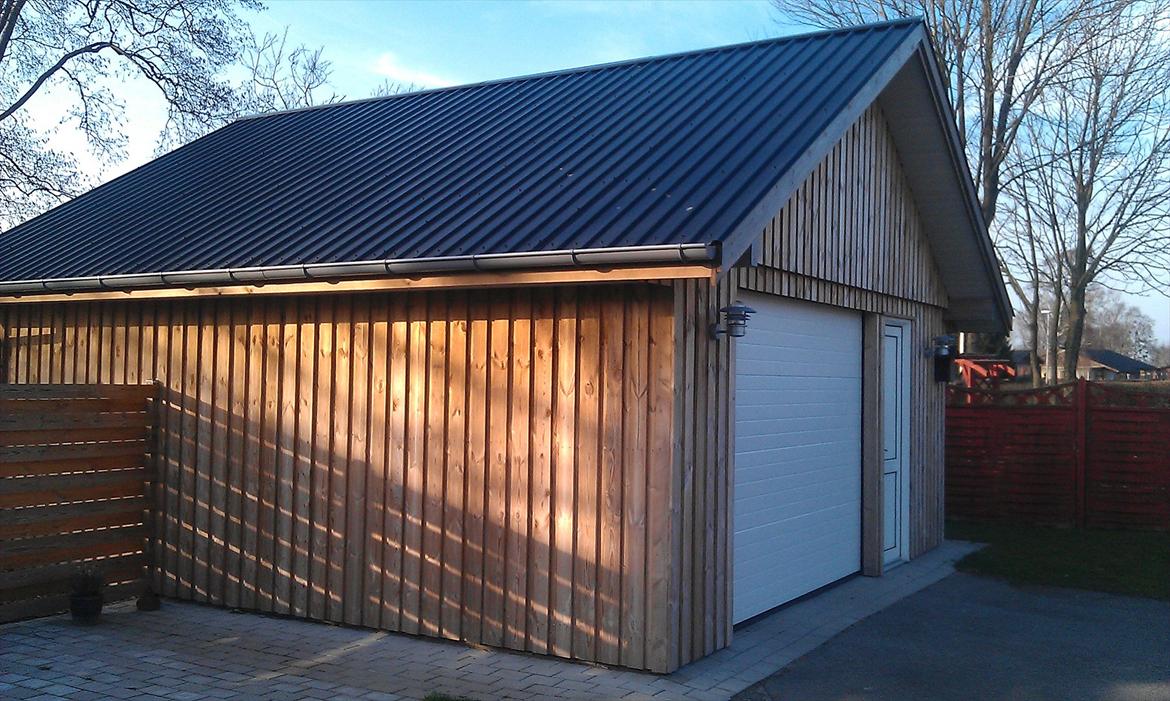 Hegn og garage billede 7