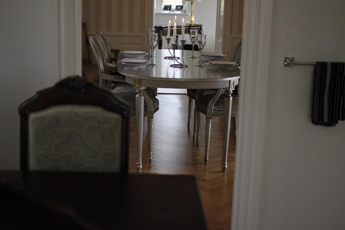 Renovering af Spisebord - Taget udefra køkkenet billede 32