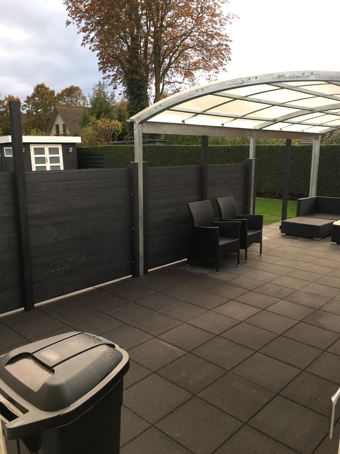 Overdækket terrasse  - Så er vi igang med at lave lidt læ på terrassen... billede 7