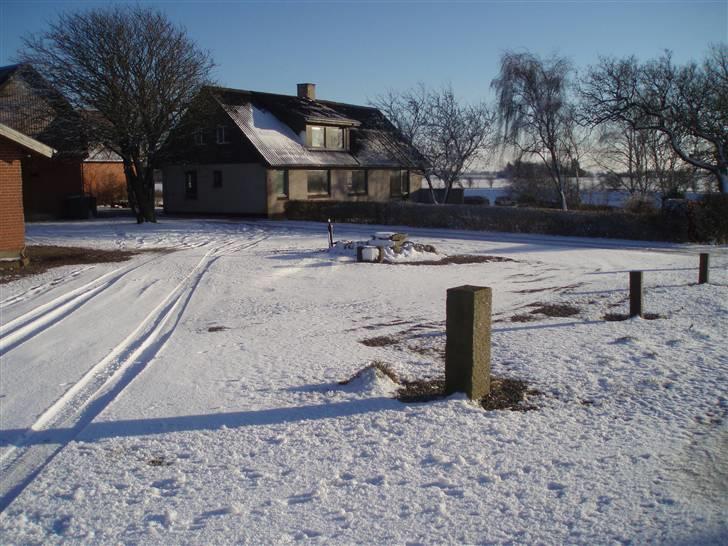 Landejendom 5 - huset set fra den anden indkørsel billede 10