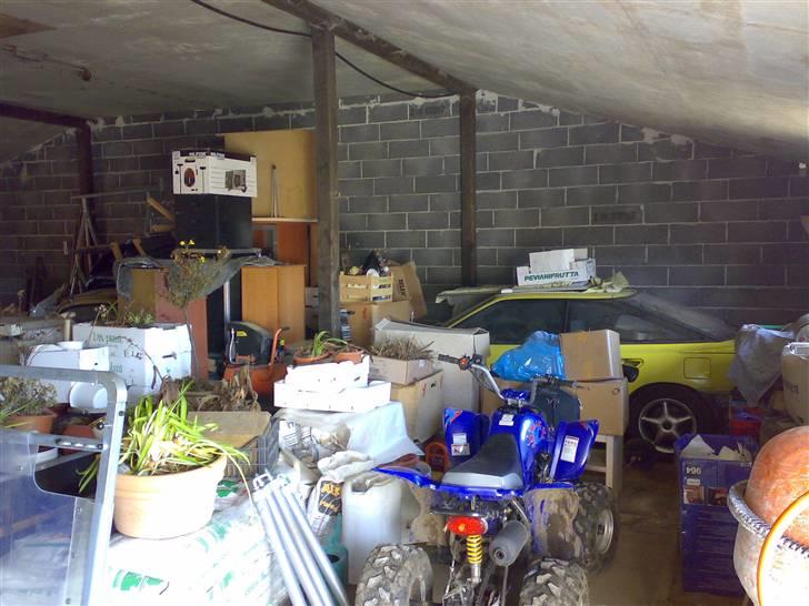 Lejlighed 2vær. - 9/35 kvm - Her står resten af mine møbler og venter på sommeren 2009 billede 7