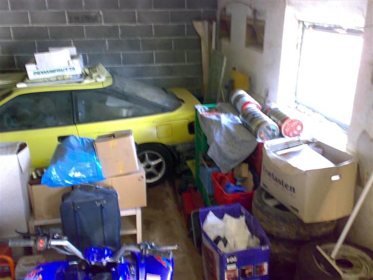 Lejlighed 2vær. - 9/35 kvm - Her står resten af mine møbler og venter på sommeren 2009 billede 8