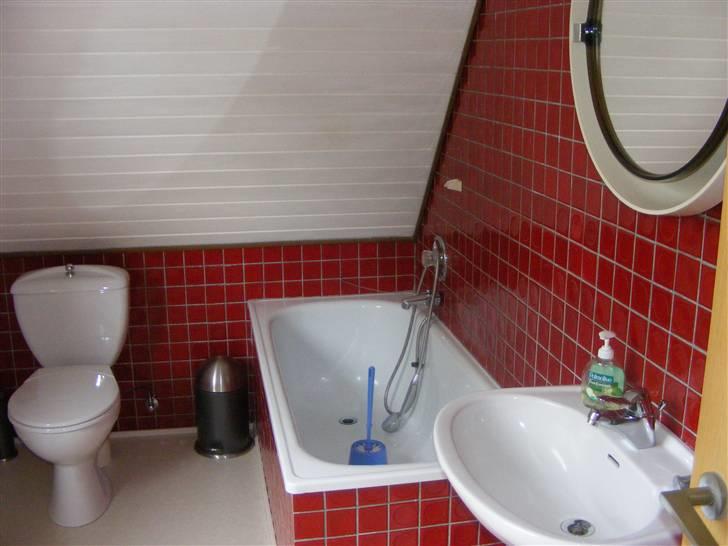 Villa 3 - Badeværelse ovenpå (total 70´er stil, hehe) billede 12