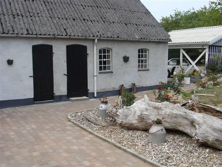 Villa 3 - så er der ved at være styr på terassen og facaderne billede 1