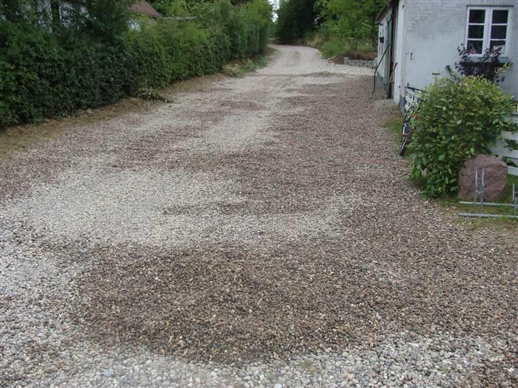Villa 3 - 12 tons store perlesten i indkørslen, nu støver det knap så meget billede 15