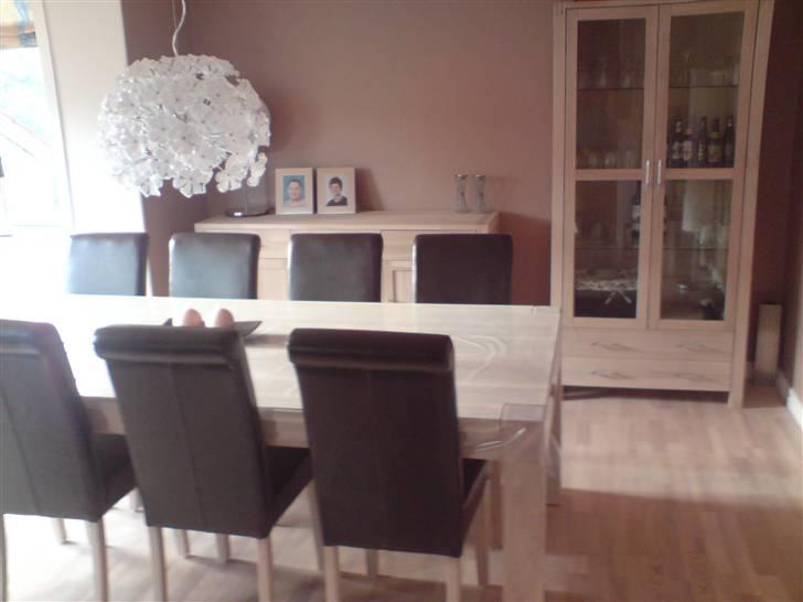 Villa 190m²   - Spisebordet i stuen... billede 1