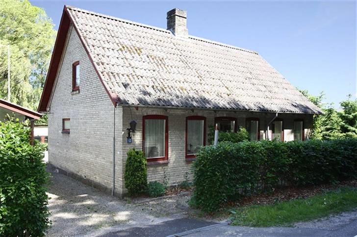 Landejendom 3 - huset set fra vejen. billede 2