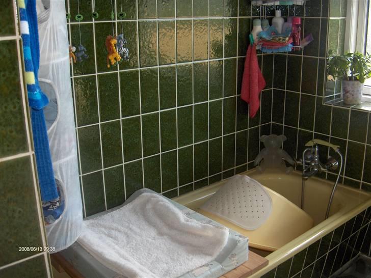 Villa med 5 gode rum # solgt # - skønt med badekar, når der er små børn :-) billede 14