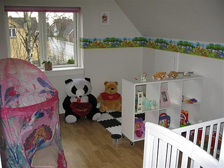 Villa 9 - børne værelse nuværende computer rum 1 sal. billede 13