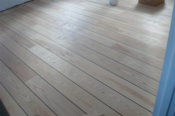 Landejendom 4 - Trip Trap hvidolieret ASK skibsplanker billede 9