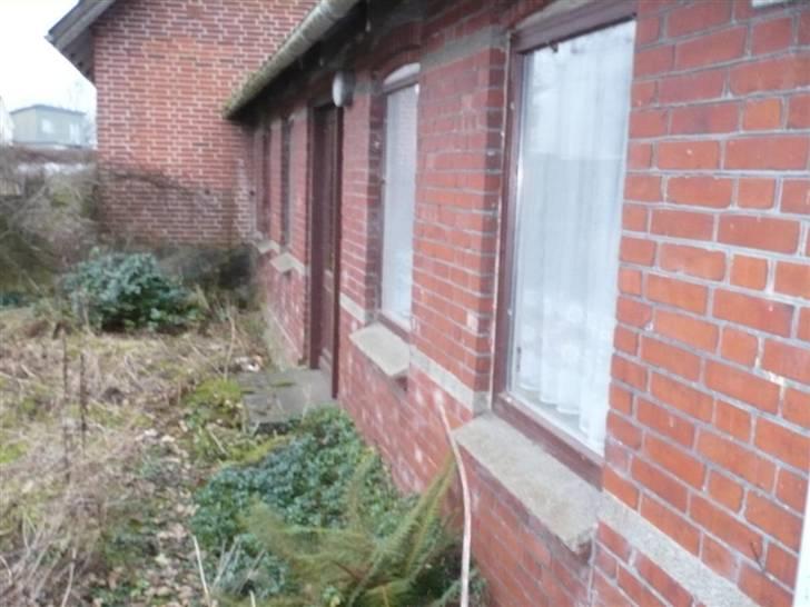 Villa 5 - husets forside..... her skal lige gøres lidt.... billede 13