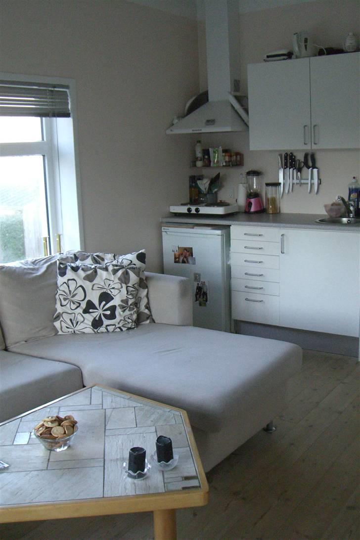 Lejlighed 2 - fraflyttet - Køkken/stue. billede 1