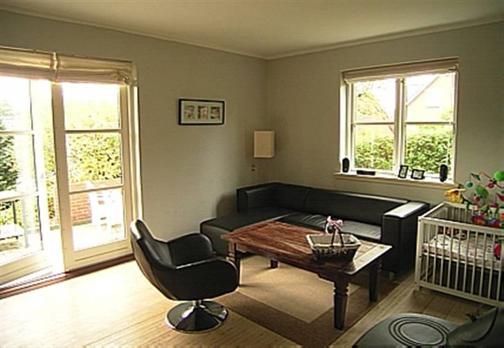 Villa 3 - Tv-stuen med terrasse dør ud til billede 3