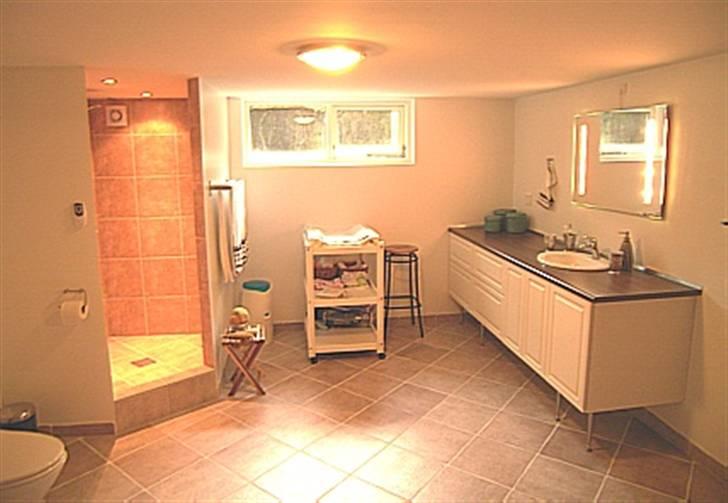 Villa 3 - også det nye badværelse i kælderen billede 11