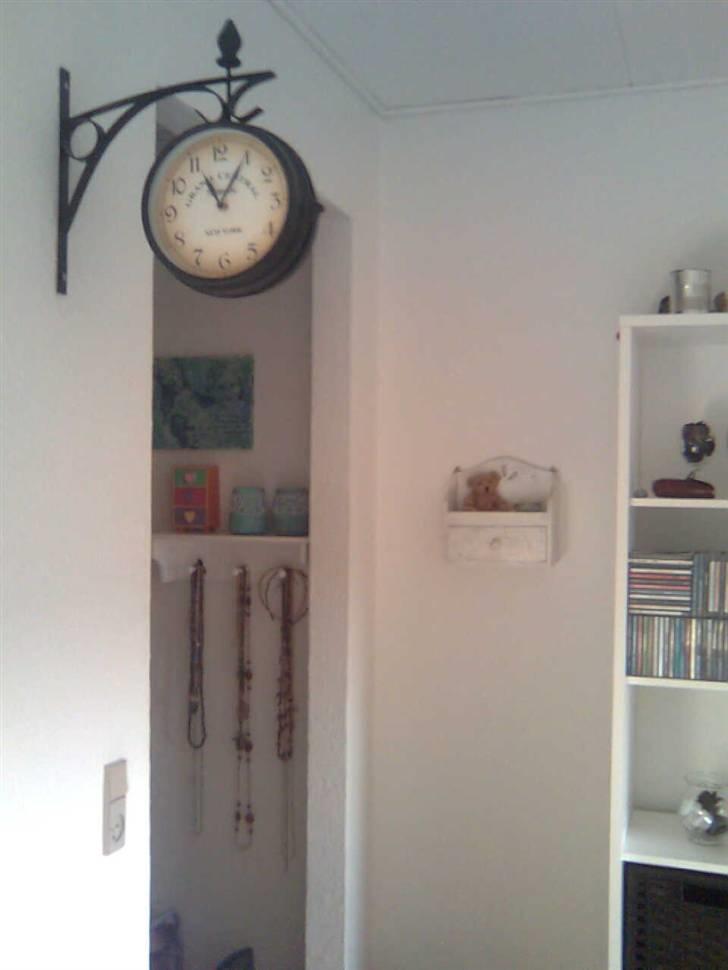 Lejlighed - fraflyttet jul. 2009 - Gammeldags togperron-agtigt ur. billede 2