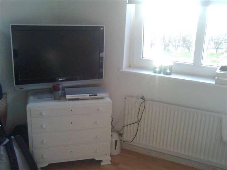 Lejlighed - fraflyttet jul. 2009 - 32" Phillips - perfekt størrelse til rummet. billede 6