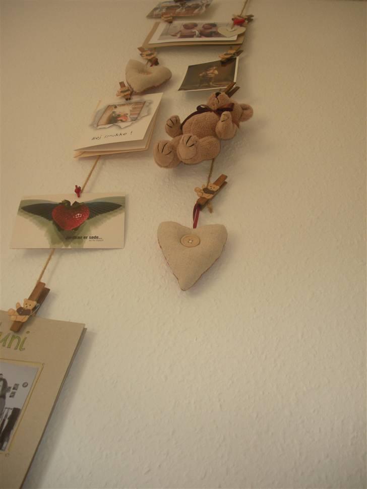 Lejlighed - fraflyttet jul. 2009 - Indgangspartiet med spejl, smykker, sko, jakker, og "bagved" tøjskab bygget ind i væggen. billede 7