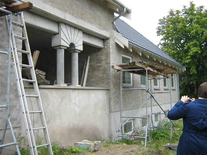 Villa 10 (søger bofællere) - Højre side af huset 25/8-08 billede 11