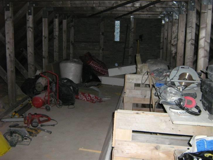 Villa 10 (søger bofællere) - En meget rodet gildesal 14/10-08 billede 12