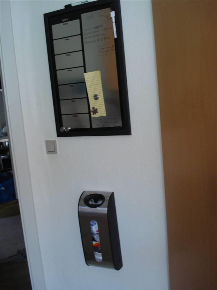 Lejlighed 2 - arbejdstider, huskeseddel og små beskeder til hinanden. :) billede 9