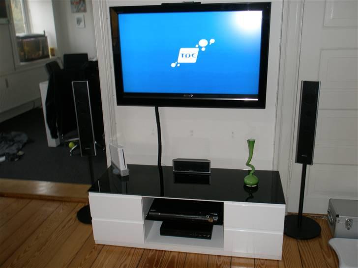 Lejlighed 3 - Vores tv hjørne inde i stuen, med endnu en 40" Sony fladskærm og Sony surround billede 11