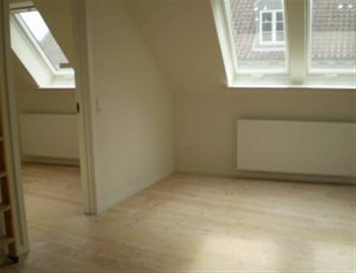 Lejlighed 2 - Spise plads og vær/stue (uden møbler) billede 1