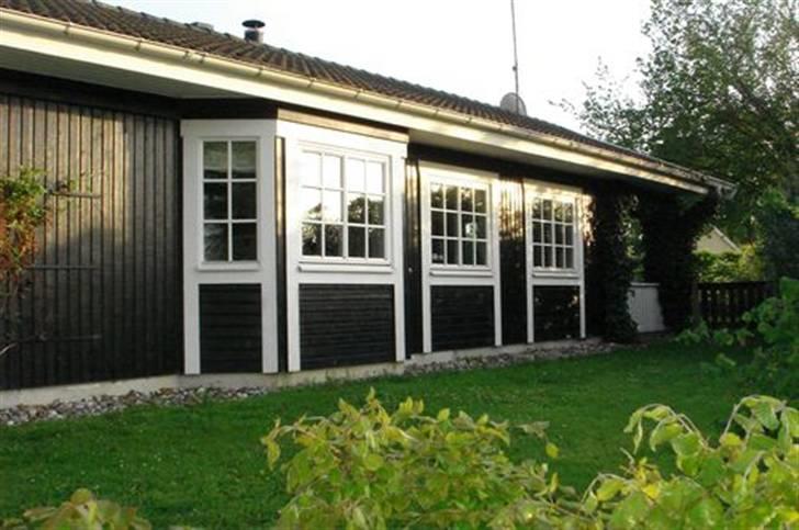 Villa 3 + stue (og anneks) - Fra forhaven. billede 12