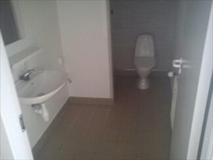 Lejlighed 2 - her har vi så det fine toilet  billede 6