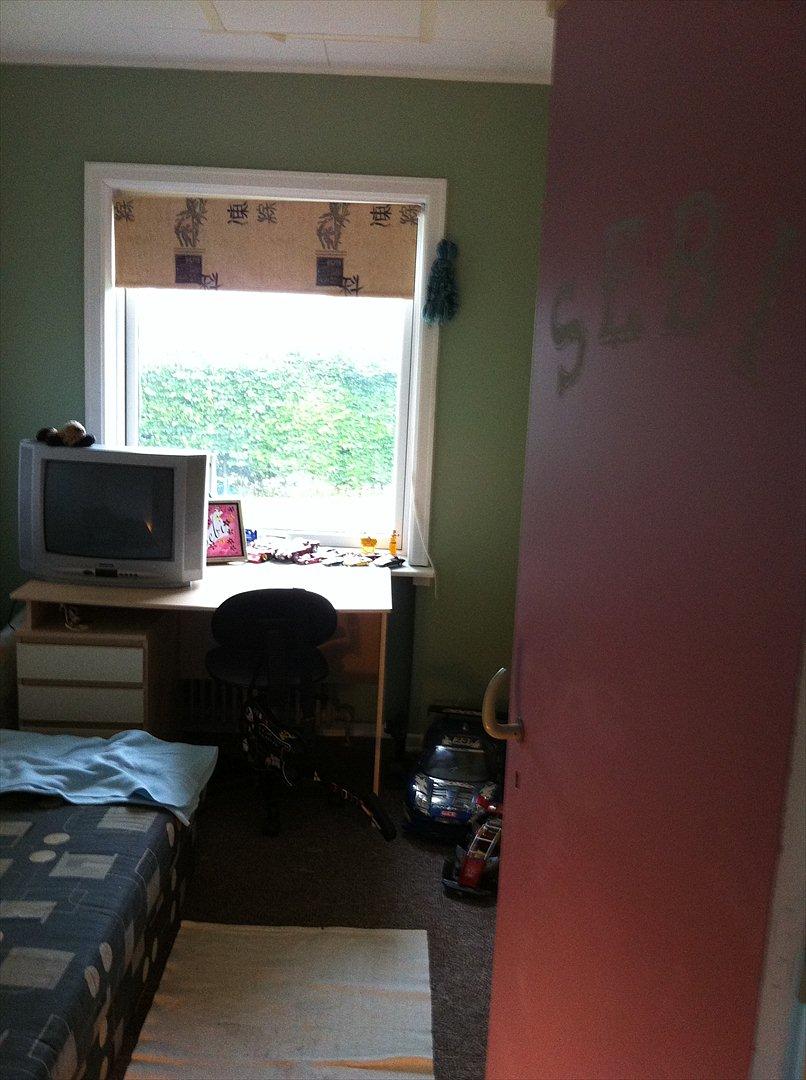 Villa Børne værelse, sove værelse + kontor/Hobby rum - Sønnens værelse billede 2
