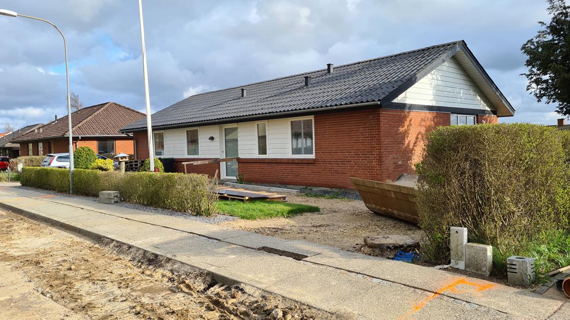 Villa 3 værelser, 2 badeværelser på lukket villavej - Anlægning af ny forhave billede 3