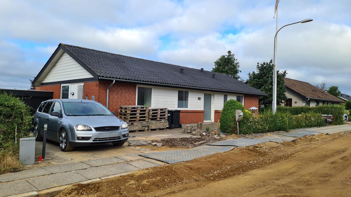 Villa 3 værelser, 2 badeværelser på lukket villavej - Anlægning af ny forhave billede 4