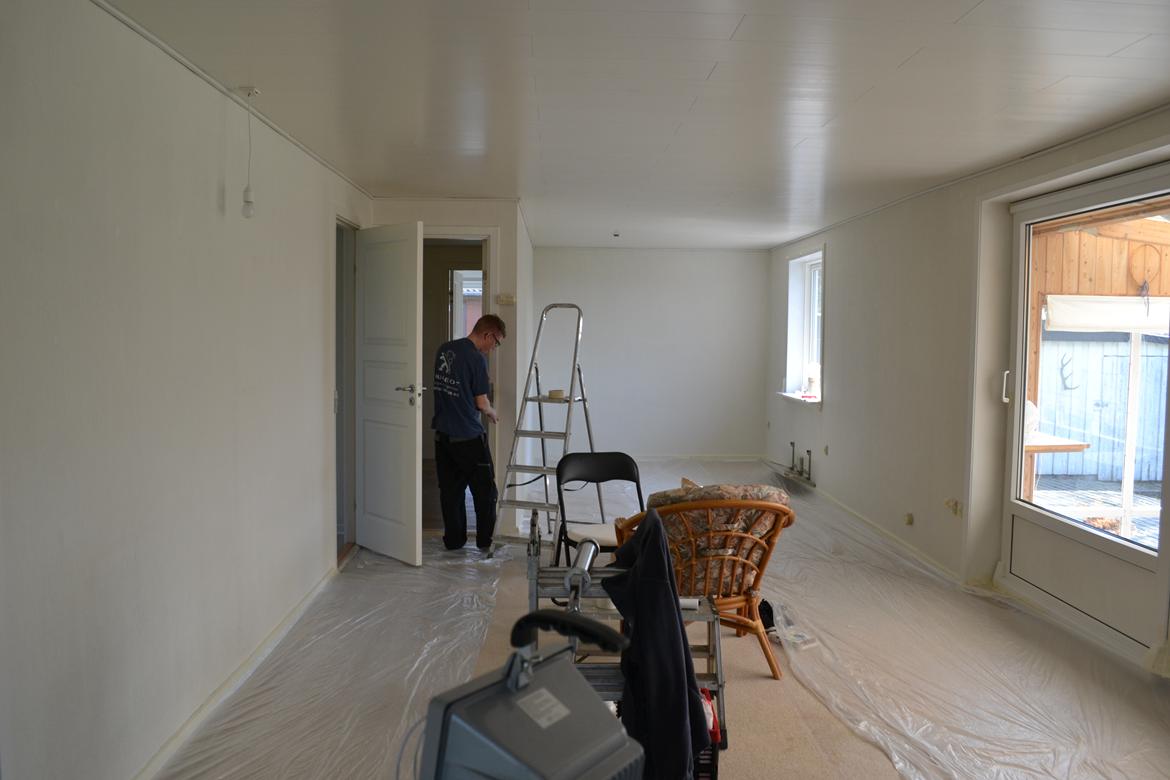 Villa 3 værelser, 2 badeværelser på lukket villavej - Stuen inden renoveringen billede 8