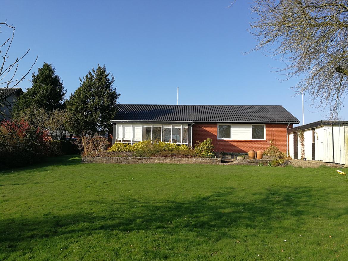 Villa 3 værelser, 2 badeværelser på lukket villavej - Huset set fra baghaven da jeg købte det tilbage i 2018 billede 5
