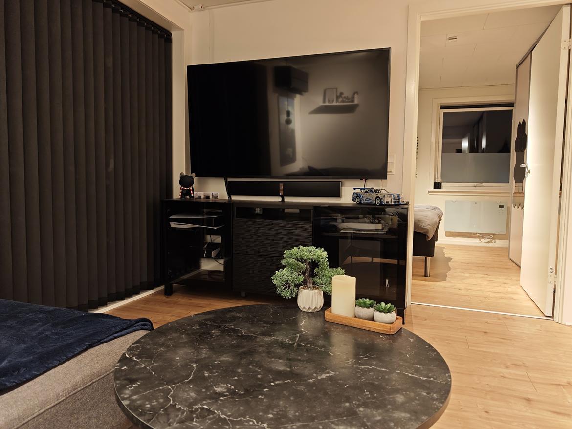 Villa 3 værelser, 2 badeværelser på lukket villavej - Adgang til soveværelset fra stuen billede 32