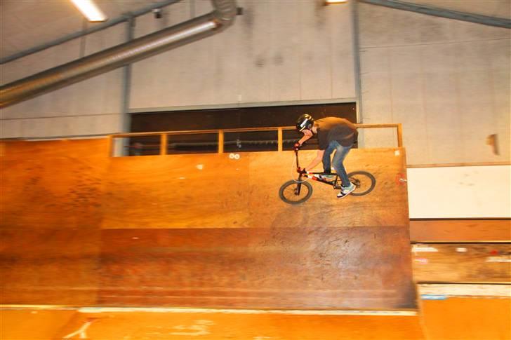 Vejgaard Skatehal - BMX billede 1