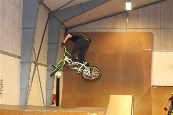 Vejgaard Skatehal - BMX billede 2