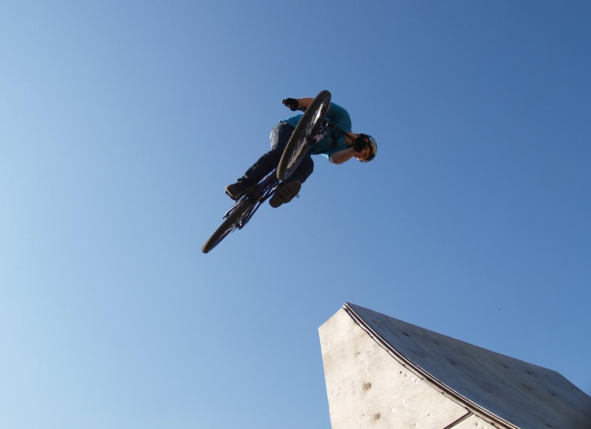 Århus DIRT JUMP PARK  "Engen" - Fra d. 1/5-12 billede 12