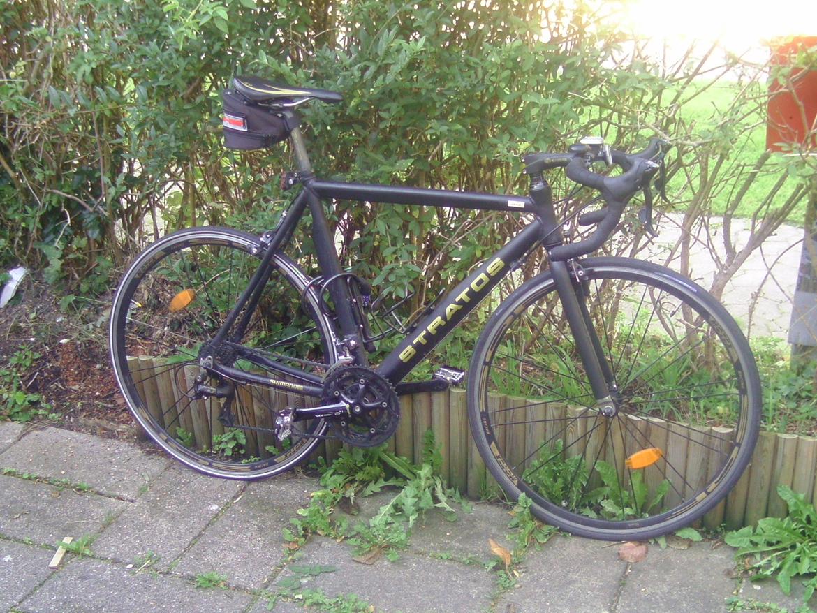 Mine cykelflåde - Endnu et billede af min Stratos. Her ses det knækkede eger tydeligt billede 6