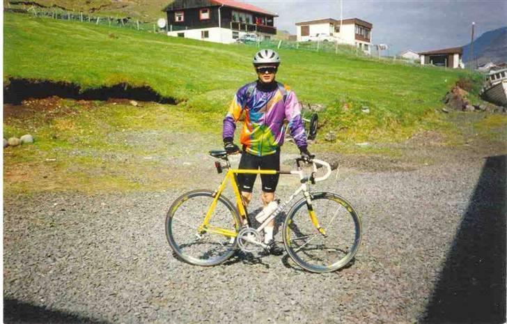 Mine cykler gennem tiden - 1996: Cyklen er blevet delvist lakeret og opgraderet med Mavic Cosmic hjul og Ferrari sadel billede 2