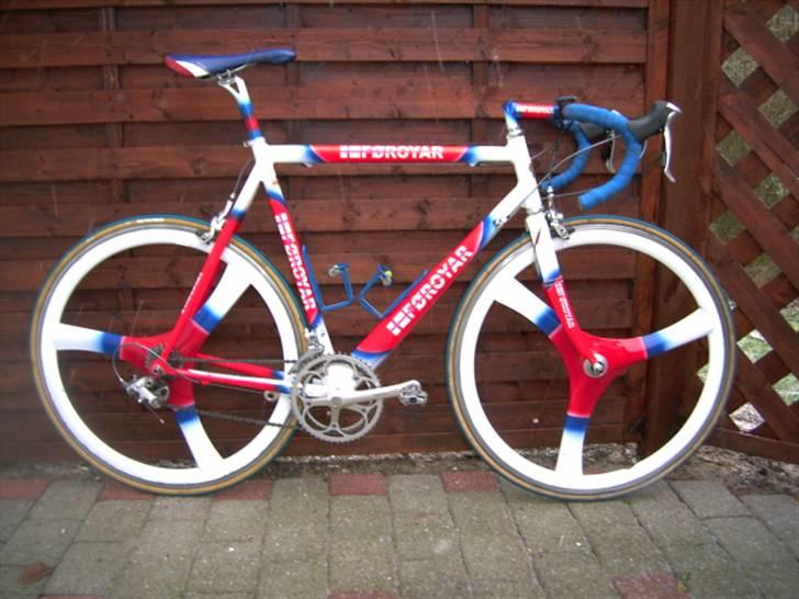 Mine cykler gennem tiden - 2002: Hele Fondriest Over Al cyklen (den gule) bliver omlakeret og dele bliver købt så det matcher cyklen. billede 9