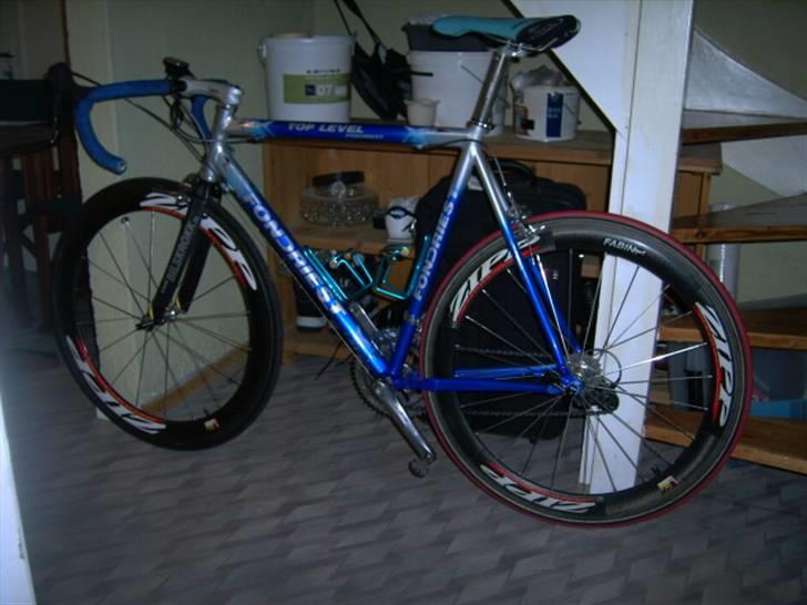Mine cykler gennem tiden - 2005: Nyt stel, pga af fabriksfejl, samme slags men med Zipp 404 og Shimano Dura Ace 10 spd. billede 13